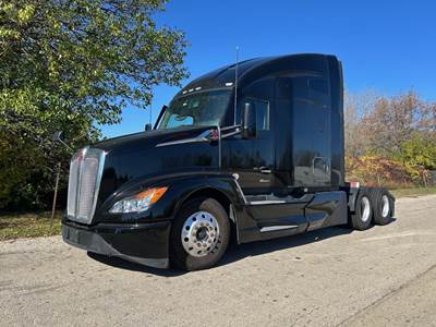 Kenworth T680 Sleeper Semi Truck - 76" Raised Roof Sleeper, Cummins 450HP, Automatic