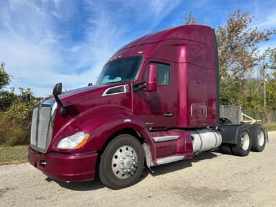Kenworth T680 Sleeper Semi Truck - 52" Mid Roof Sleeper, Paccar 455HP, Automatic