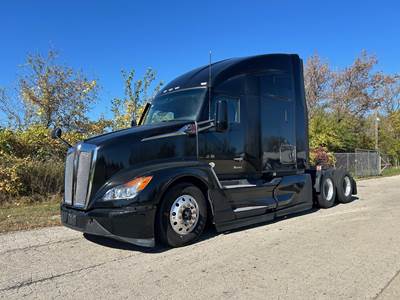 Kenworth T680 Sleeper Semi Truck - 76" Raised Roof Sleeper, Cummins 450HP, Automatic