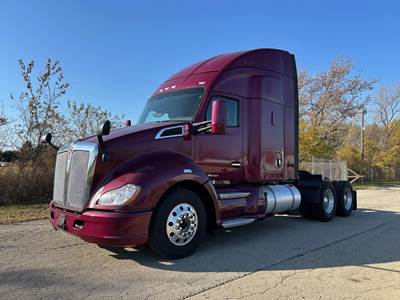 Kenworth T680 Sleeper Semi Truck - Paccar 405HP