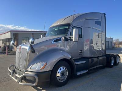 Kenworth T680 Sleeper Semi Truck - 76" Raised Roof Sleeper, Paccar 455HP, Automatic