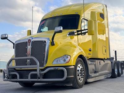 Kenworth T680 Sleeper Semi Truck - 76" Raised Roof Sleeper, Paccar 455HP, Automatic