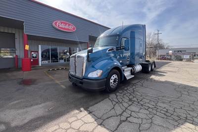 Kenworth T680 Sleeper Semi Truck - 76" Raised Roof Sleeper, Paccar 455HP, Automatic