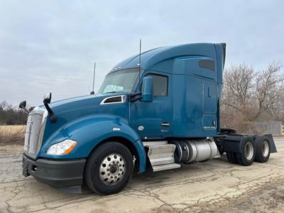 Kenworth T680 Sleeper Semi Truck - 76" Raised Roof Sleeper, Paccar 455HP, Automatic