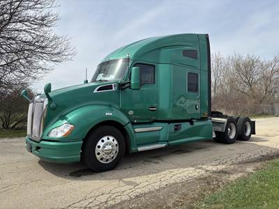 Kenworth T680 Sleeper Semi Truck - 76" Raised Roof Sleeper, Cummins 450HP, Automatic