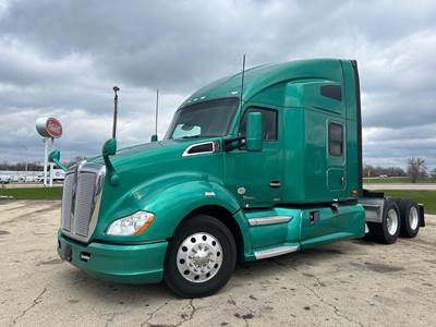 Kenworth T680 Sleeper Semi Truck - 76" Raised Roof Sleeper, Cummins 450HP, Automatic
