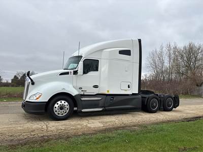 Kenworth T680 Sleeper Semi Truck - 76" Raised Roof Sleeper, Cummins 400HP, Automatic