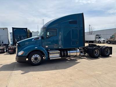 Kenworth T680 Sleeper Semi Truck - 76" Raised Roof Sleeper, Paccar 455HP, Automatic