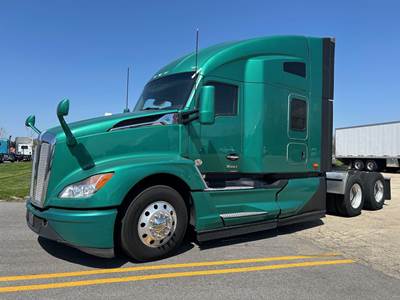 Kenworth T680 Sleeper Semi Truck - 76" Raised Roof Sleeper, Cummins 450HP, Automatic