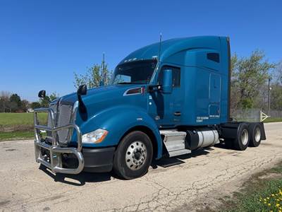 Kenworth T680 Sleeper Semi Truck - 76" Raised Roof Sleeper, Paccar 455HP, Automatic