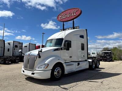 Kenworth T680 Sleeper Semi Truck - 76" Raised Roof Sleeper, Paccar 455HP, Automatic