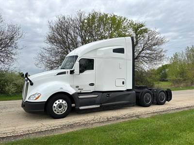 Kenworth T680 Sleeper Semi Truck - 76" Raised Roof Sleeper, Cummins 400HP, Automatic