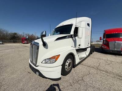 Kenworth T680 Sleeper Semi Truck - 76" Raised Roof Sleeper, Paccar 455HP, 12 Speed Automatic