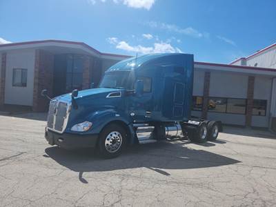 Kenworth T680 Sleeper Semi Truck - 76" Raised Roof Sleeper, Paccar 455HP, Automatic