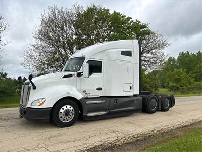 Kenworth T680 Sleeper Semi Truck - 76" Raised Roof Sleeper, Cummins 400HP, Automatic