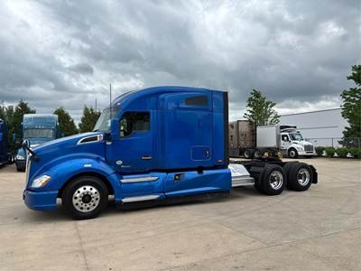 Kenworth T680 Sleeper Semi Truck - 76" Mid Roof Sleeper, Cummins 400HP, Automatic
