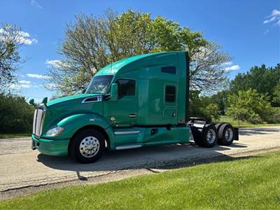 Kenworth T680 Sleeper Semi Truck - 76" Raised Roof Sleeper, Cummins 450HP, Automatic