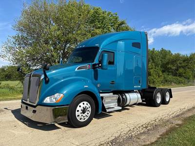 Kenworth T680 Sleeper Semi Truck - 76" Raised Roof Sleeper, Paccar 455HP, Automatic