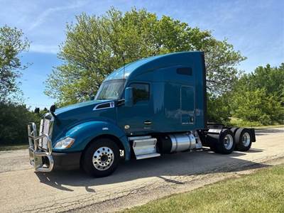Kenworth T680 Sleeper Semi Truck - 76" Raised Roof Sleeper, Paccar 455HP, Automatic