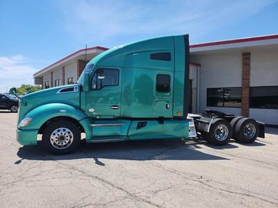 Kenworth T680 Sleeper Semi Truck - 76" Raised Roof Sleeper, Cummins 450HP, Automatic
