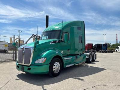 Kenworth T680 Sleeper Semi Truck - 76" Raised Roof Sleeper, Cummins 450HP, Automatic