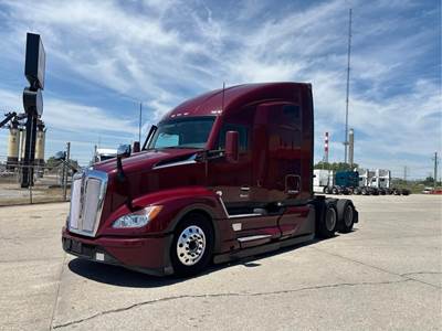 Kenworth T680 Sleeper Semi Truck - 76" Raised Roof Sleeper, Paccar 455HP, Automatic