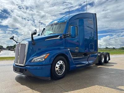 Kenworth T680 Sleeper Semi Truck - 76" Raised Roof Sleeper, Cummins 450HP, 12 Speed Automatic