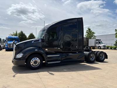 Kenworth T680 Sleeper Semi Truck - 76" Raised Roof Sleeper, Cummins 400HP, Automatic