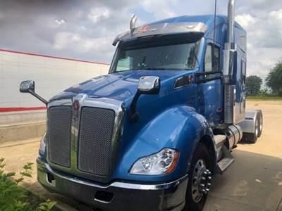 Kenworth T680 Sleeper Semi Truck - 76" Raised Roof Sleeper, Paccar 510HP, 13 Speed Automatic