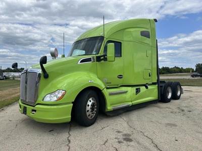 Kenworth T680 Sleeper Semi Truck - 76" Raised Roof Sleeper, Cummins 400HP, 12 Speed Automatic