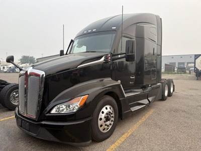 Kenworth T680 Sleeper Semi Truck - 76" Raised Roof Sleeper, Cummins 450HP, 12 Speed Automatic