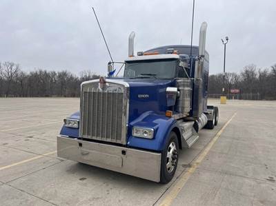 Kenworth W900 Sleeper Semi Truck - 72" Mid Roof Sleeper, Cummins 565HP, Manual