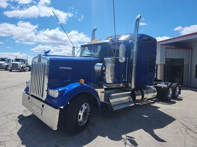 Kenworth W900 Sleeper Semi Truck - 72" Mid Roof Sleeper, Cummins 565HP, Manual