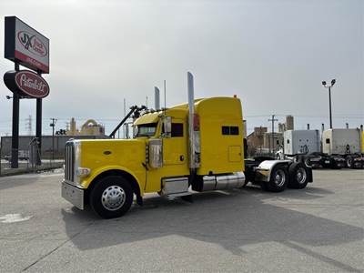 Peterbilt 389 Sleeper Semi Truck - Raised Roof Sleeper, Cummins 525HP