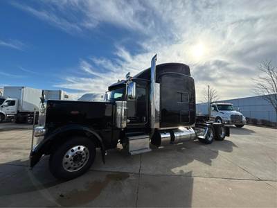 Peterbilt 389 Sleeper Semi Truck - 70" Raised Roof Sleeper, Cummins 450HP, Automatic