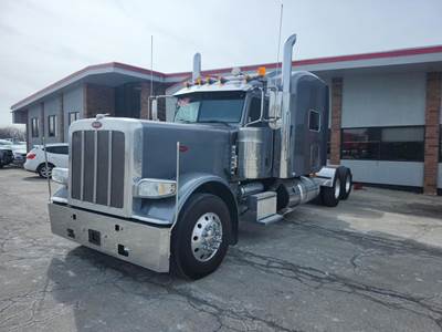 Peterbilt 389 Sleeper Semi Truck - 70" Mid Roof Sleeper, Cummins 605HP, Manual