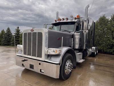 Peterbilt 389 Sleeper Semi Truck - Cummins 605HP, 18 Speed Manual