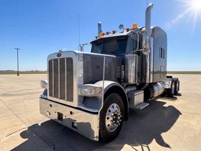 Peterbilt 389 Sleeper Semi Truck - Cummins 605HP, 18 Speed Manual