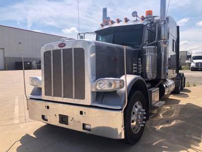Peterbilt 389 Sleeper Semi Truck - Cummins 605HP, 18 Speed Manual