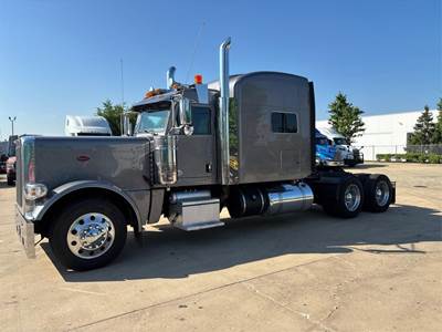 Peterbilt 389 Sleeper Semi Truck - Cummins 605HP, 18 Speed Manual