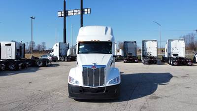 2024 Peterbilt 579 Sleeper Semi Truck