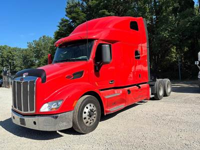 Peterbilt 579 Sleeper Semi Truck - 80" Raised Roof Sleeper, Paccar 455HP, Automatic
