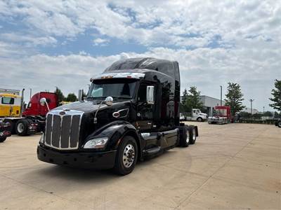 Peterbilt 579 Sleeper Semi Truck - 80" Raised Roof Sleeper, Paccar 485HP, Automatic