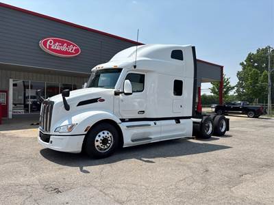 Peterbilt 579 Sleeper Semi Truck - 80" Raised Roof Sleeper, Cummins 450HP, Automatic