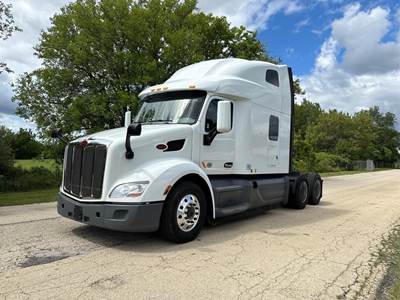 Peterbilt 579 Sleeper Semi Truck - 80" Raised Roof Sleeper, Paccar 455HP, Automatic
