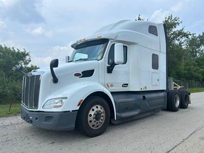 Peterbilt 579 Sleeper Semi Truck - 80" Raised Roof Sleeper, Paccar 455HP, Automatic