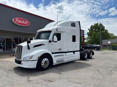 Peterbilt 579 Sleeper Semi Truck - 80" Raised Roof Sleeper, Cummins 450HP, Automatic