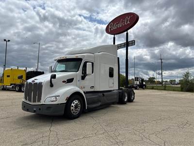 Peterbilt 579 Sleeper Semi Truck - 80" Raised Roof Sleeper, Paccar 455HP, Automatic