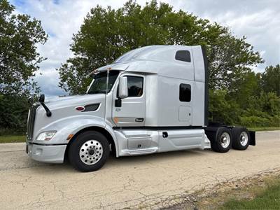 Peterbilt 579 Sleeper Semi Truck - 80" Raised Roof Sleeper, Cummins 450HP, Automatic