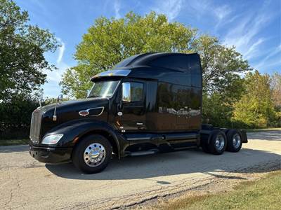 Peterbilt 579 Sleeper Semi Truck - 80" Raised Roof Sleeper, Paccar 485HP, Automatic